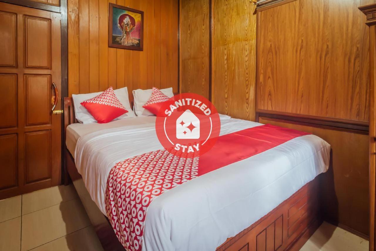 Vaccinated Staff - Oyo 1300 Crecia Guest House Hatu Buitenkant foto