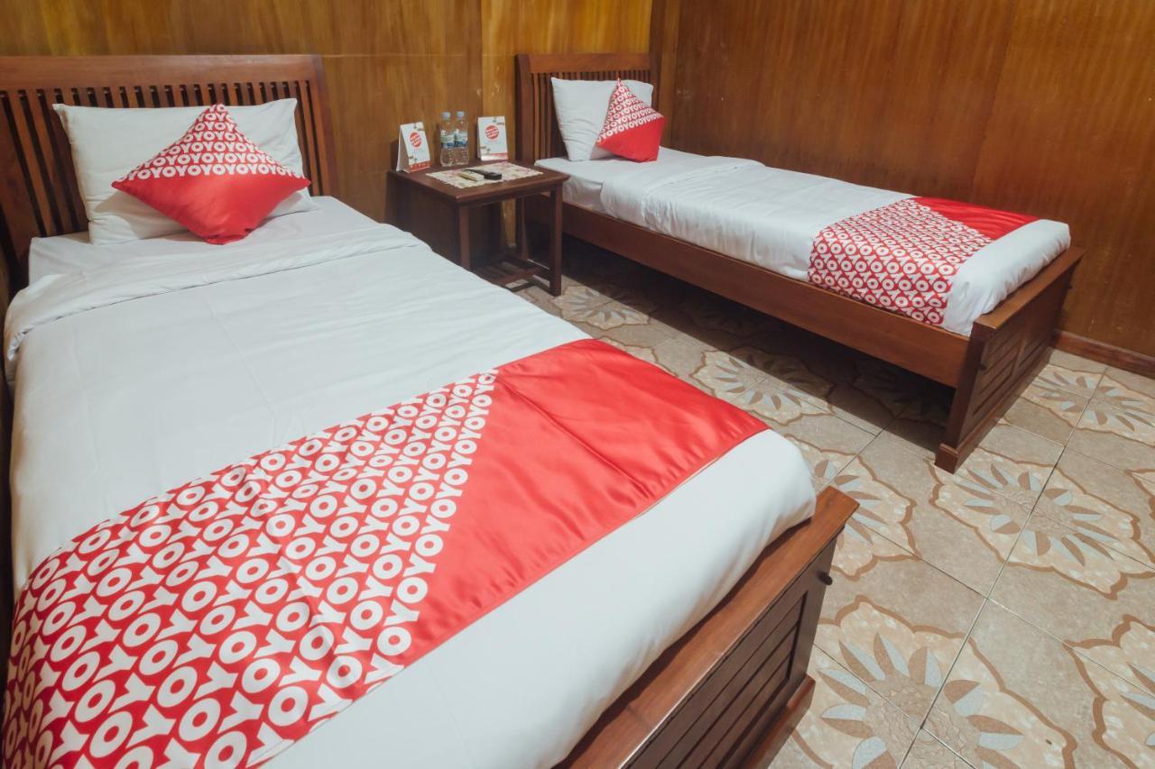 Vaccinated Staff - Oyo 1300 Crecia Guest House Hatu Buitenkant foto