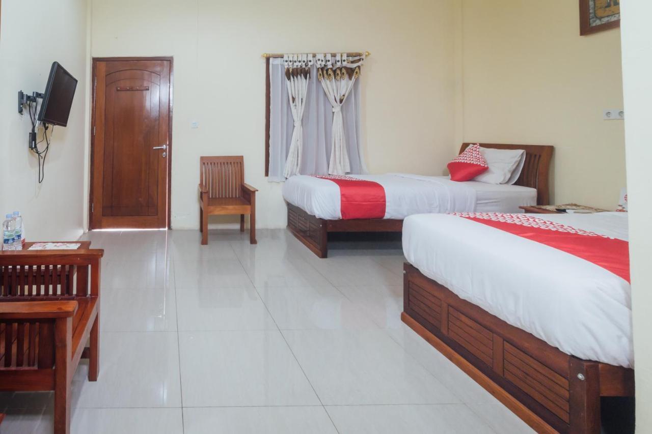 Vaccinated Staff - Oyo 1300 Crecia Guest House Hatu Buitenkant foto