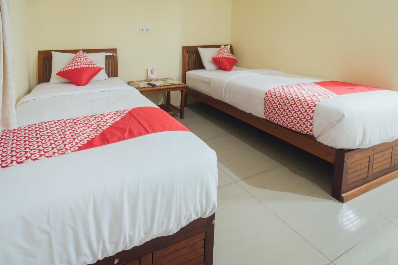 Vaccinated Staff - Oyo 1300 Crecia Guest House Hatu Buitenkant foto