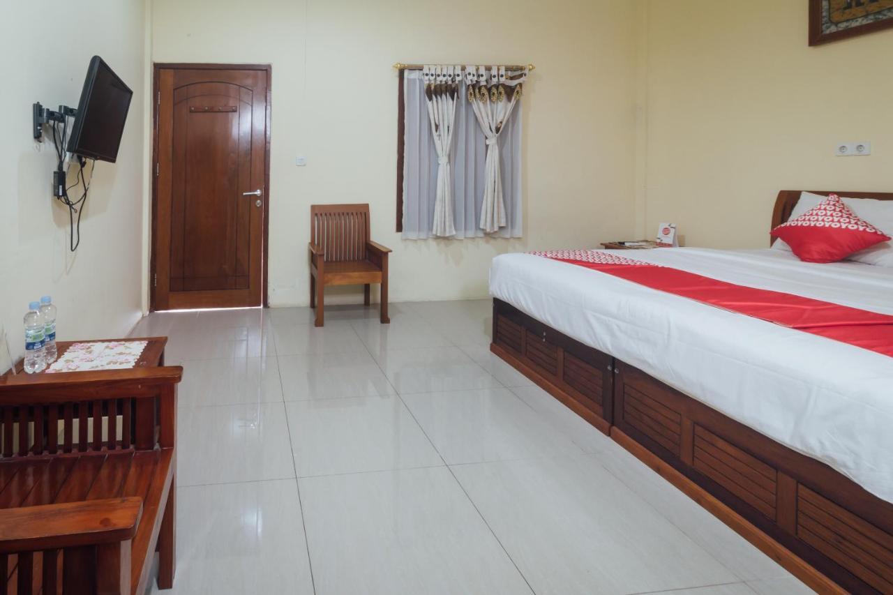Vaccinated Staff - Oyo 1300 Crecia Guest House Hatu Buitenkant foto