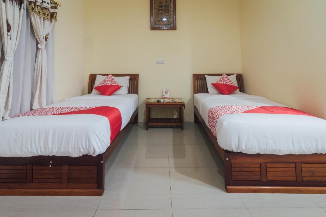 Vaccinated Staff - Oyo 1300 Crecia Guest House Hatu Buitenkant foto