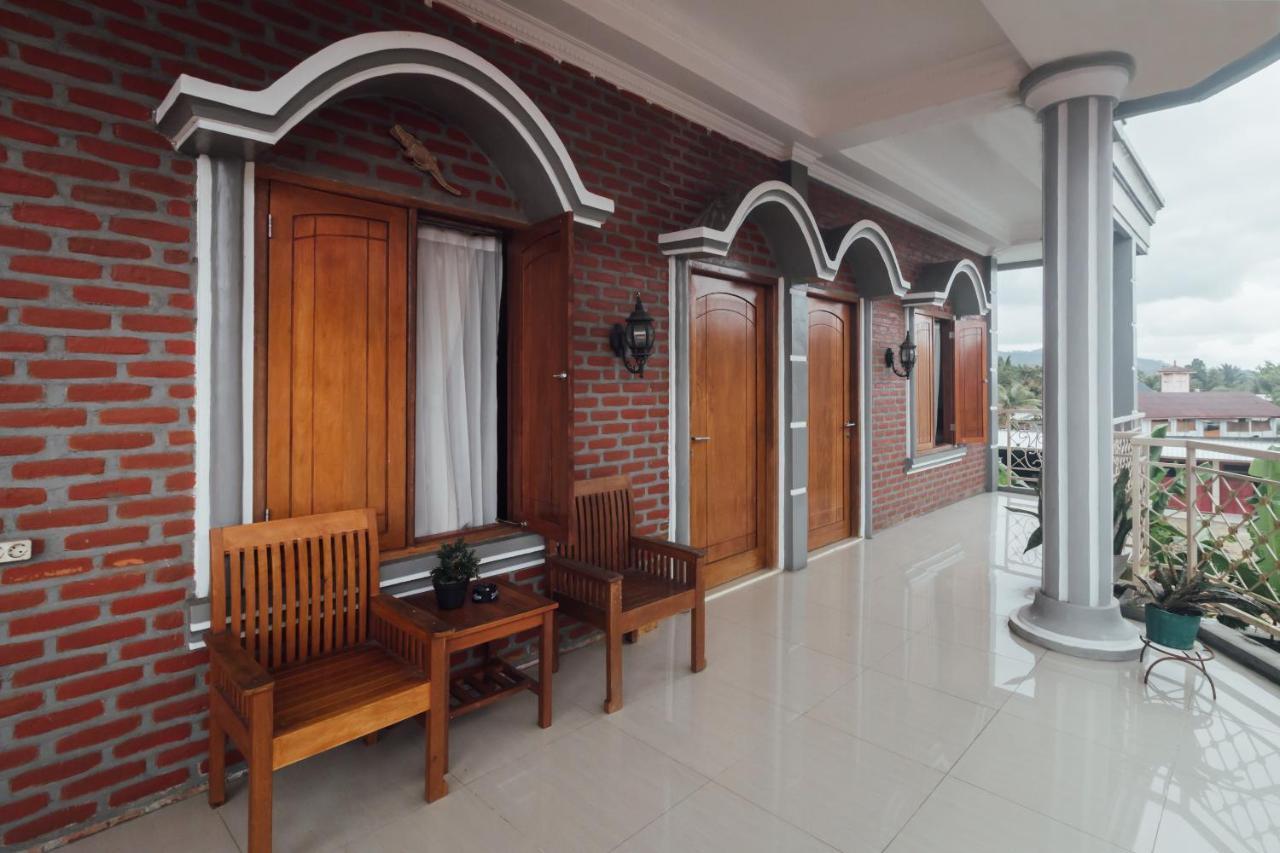 Vaccinated Staff - Oyo 1300 Crecia Guest House Hatu Buitenkant foto